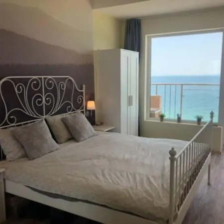 Apartment Sea Front Coral Sveti Vlas